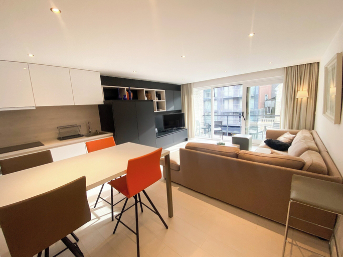 Dining 2, Two-Bedroom Nieuwpoort-Bad Apartment, West-Vlaanderen