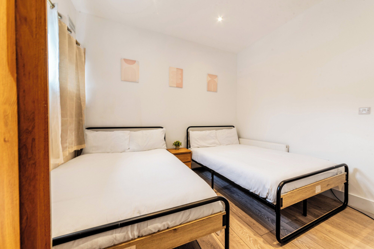 Room 5, Central - Stay 4 - Paid Parking - Near Transport, Kent