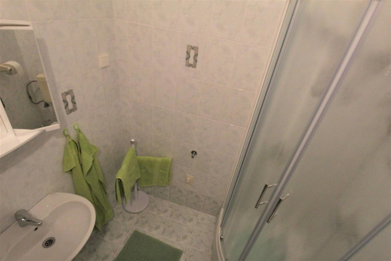Bathroom 2, Apartments Graziella Zambratija, Umag