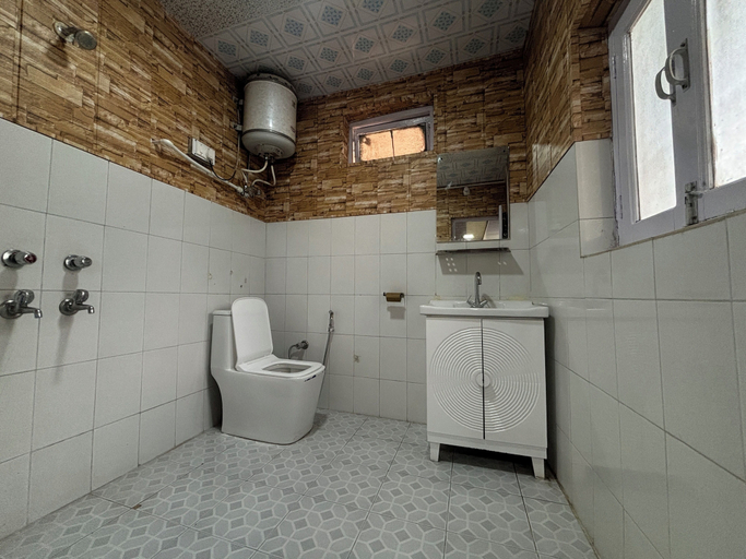 Bathroom 4, Hotel Ekant Lodge, Kangra