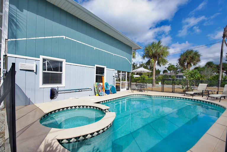 Sport & Beauty 1, Beach Bungalow, Lee