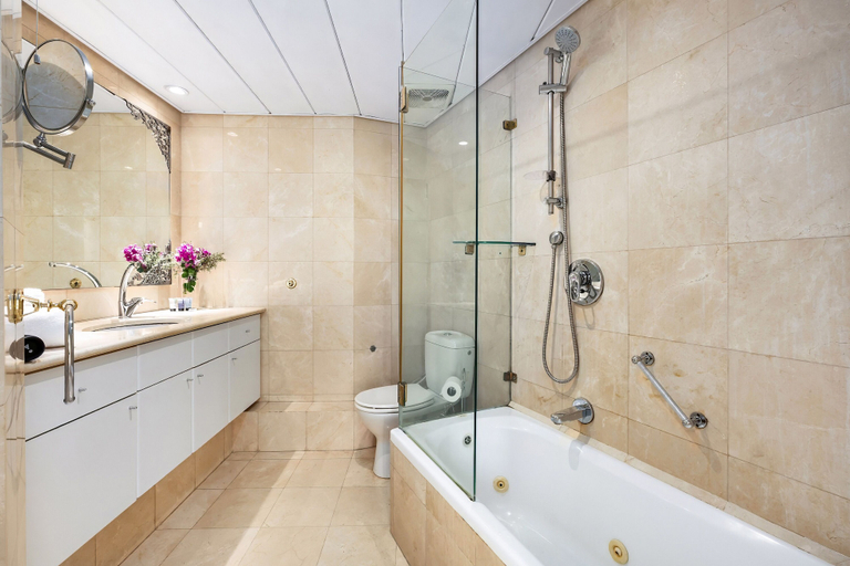 Bathroom 4, Stylish Apt Balcony View by Sea N' Rent