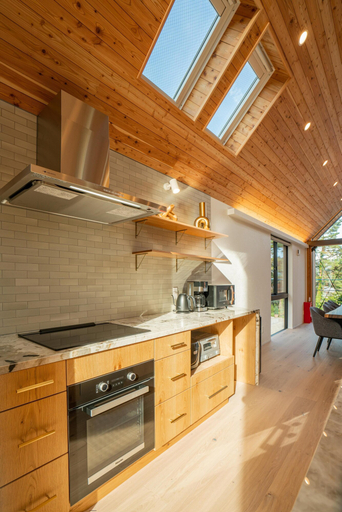 Private kitchen 5, Echowoods. Luxe. Fireplace. Onsen, Hakuba