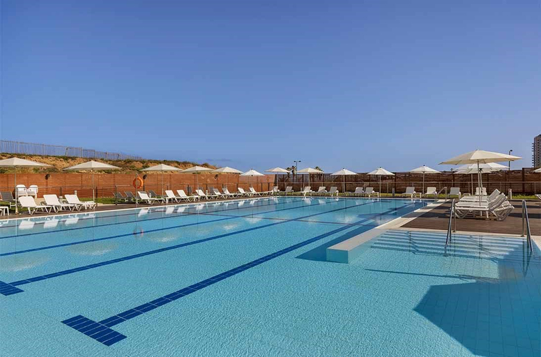 Pool 2, PLAY Hatzuk Beach