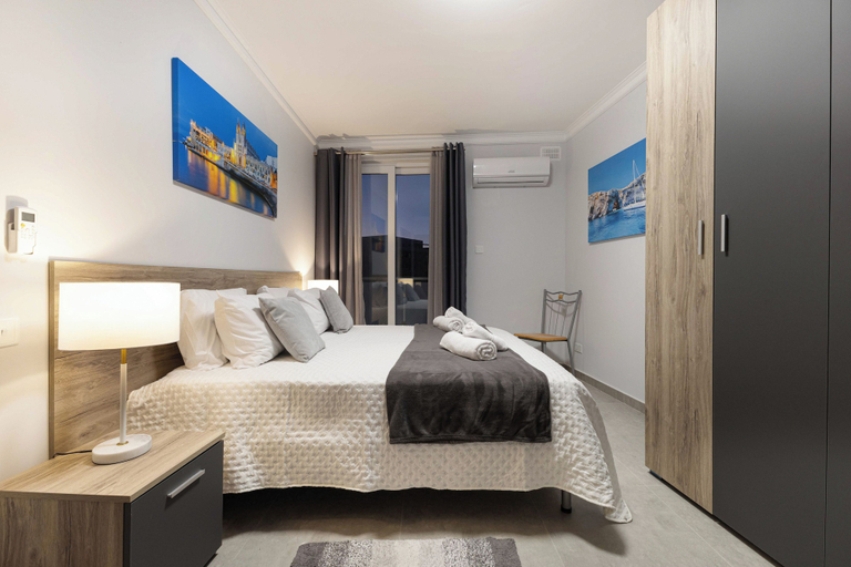 Room 2, Spacious 2BR Podium Marina near Valletta