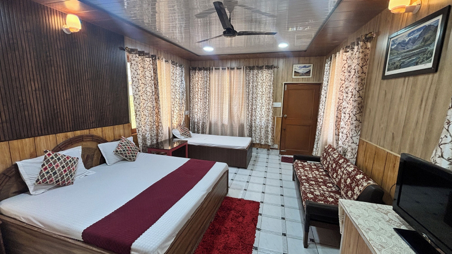 Bedroom 3, Hotel Ekant Lodge, Kangra