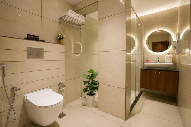 Bathroom 4, Seaking Suites, Ernakulam
