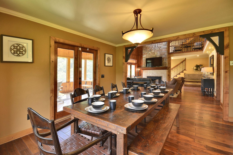 Food & Drinks 5, Mossy Brook Lodge, Sevier