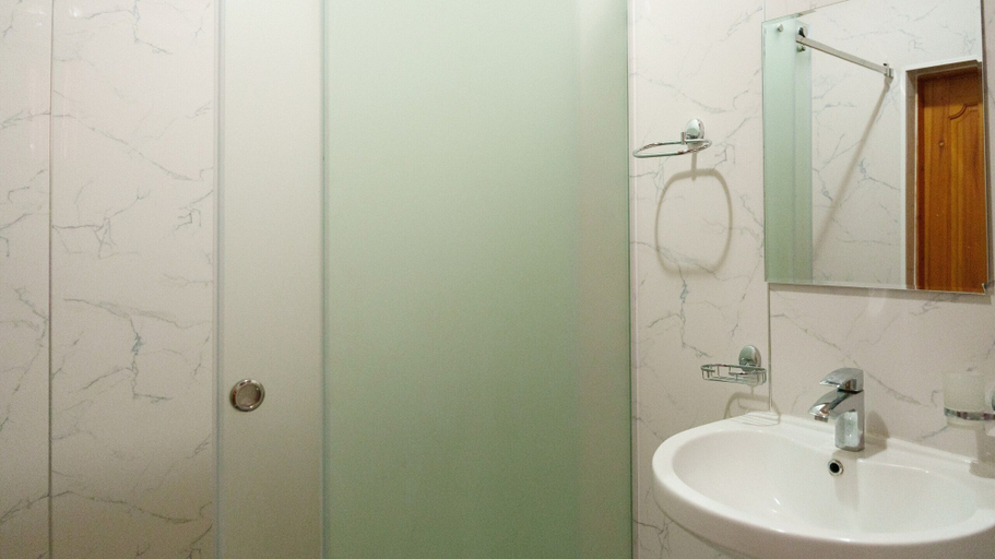Bathroom, Ohotnyy Dvor Korumdu, Ysyk-Köl (lake)