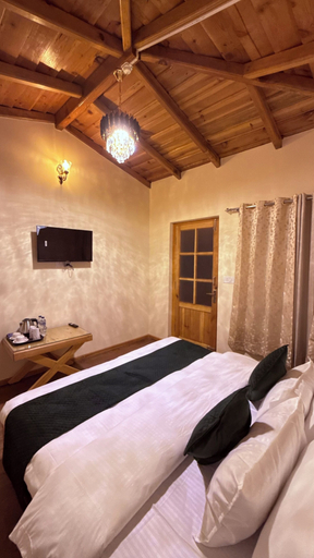Room 2, The Peach Hillside Kainchi Dham, Nainital