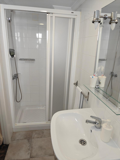 Bathroom 2, AYAMONTE ROOMS 43, Huelva