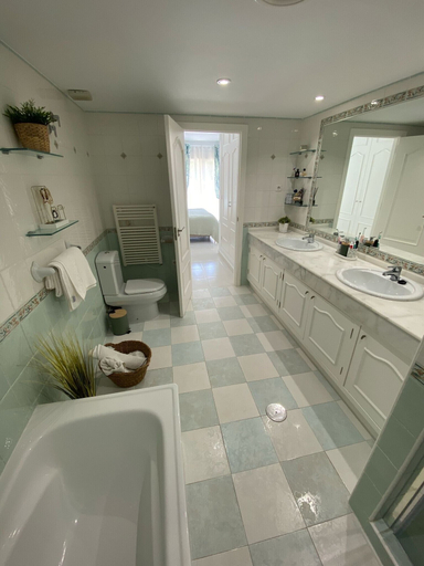 Bathroom 4, Atamaria 3-bed Apt, Sleeps 6 Near La Manga Beaches, Murcia