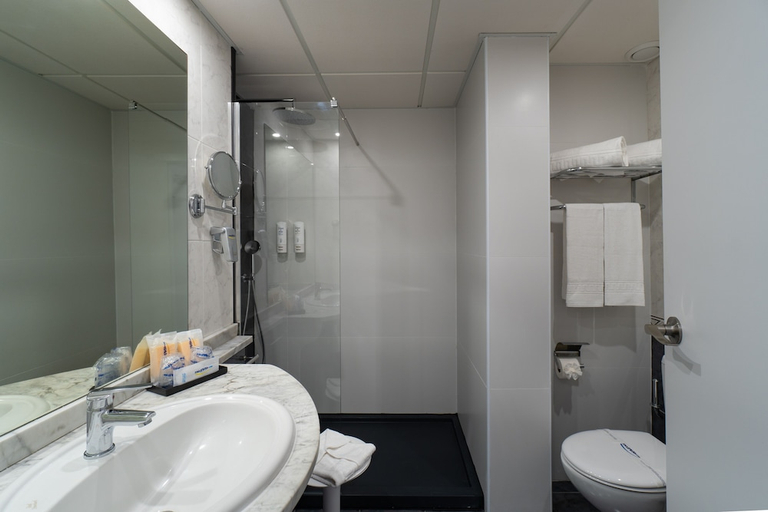 Bathroom, MEDPLAYA HOTEL REGENTE, Alicante