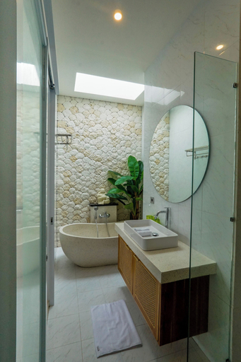 Bathroom 5, Family 2 Bedroom Villa by Seminyak - B13, Denpasar