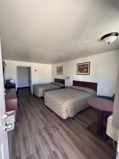 Bedroom 2, Shady Motel, Lincoln