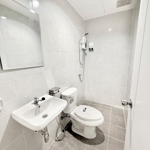 Bathroom 3, Rest Inn Silom, Bang Rak