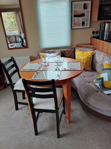 Dining 5, Stay 6 - Pool - Parking - Beachside - Pet Friendly, Norfolk