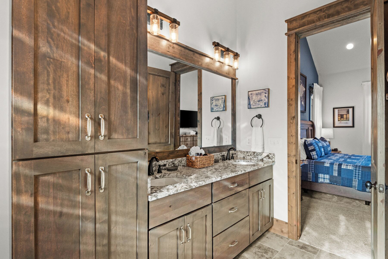 Interior 3, Sommer Hus at Eagles Nest, Avery