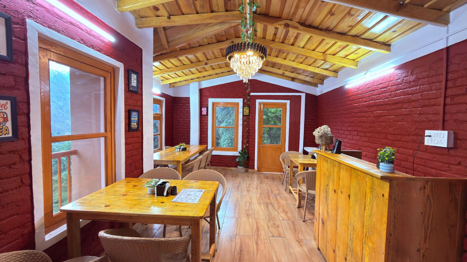 Dining, The Peach Hillside Kainchi Dham, Nainital
