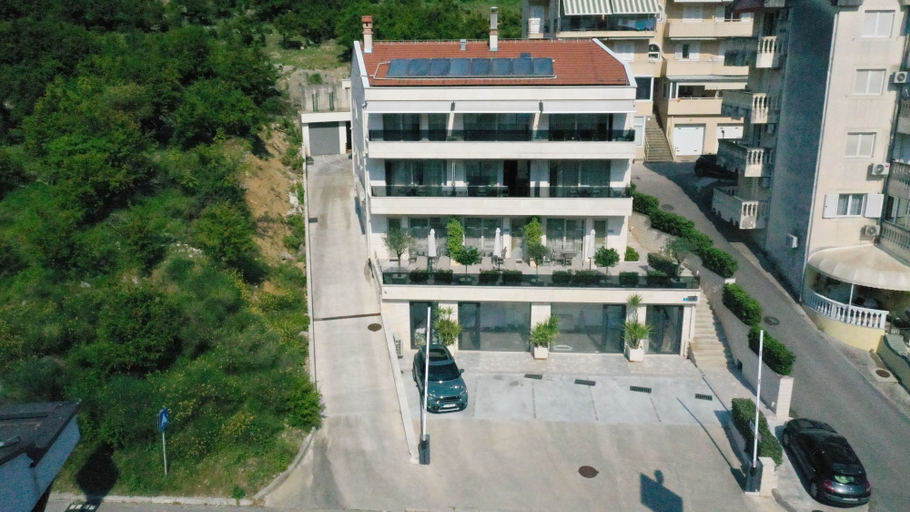 Exterior & Views 2, Casa Nuova