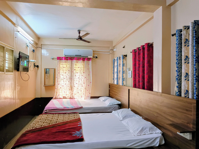 Room 3, Kaveri Deluxe Lodge Chikkaballapura, Chikballapura