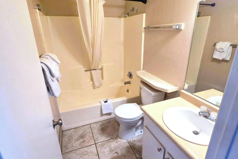 Bathroom 3, Sands Inn & Suites Lake Havasu City, Mohave
