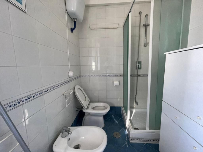 Bathroom 4, casa giusto ischia, Napoli