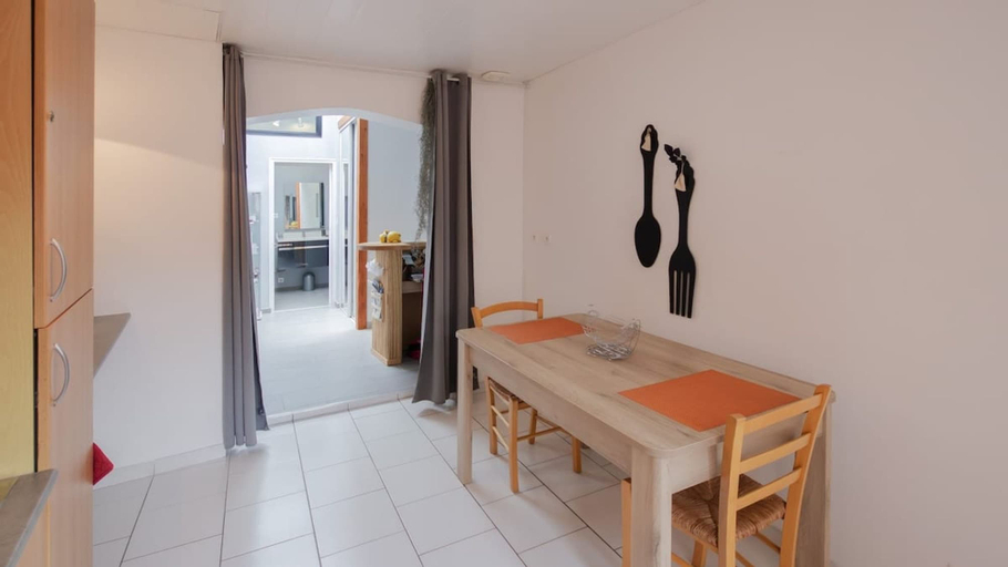Room 2, Maison Avec Parking et Terrasse Option spa, Pas-de-Calais