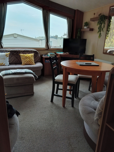 Living area 2, Stay 6 - Pool - Parking - Beachside - Pet Friendly, Norfolk