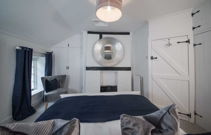 Bedroom 2, Anchor Cottage Beautiful Cottage Cowes Old Town, Isle of Wight