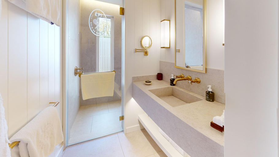 Bathroom 4, Épi Baie de Pampelonne, Var