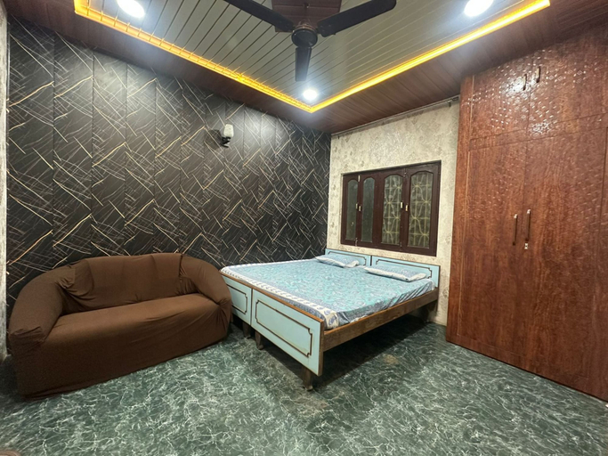 Interior, Babu Vishwanath Singh PG, Varanasi