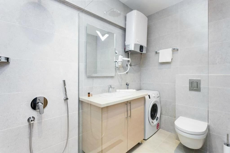 Bathroom 2, Status M Apartments WOW
