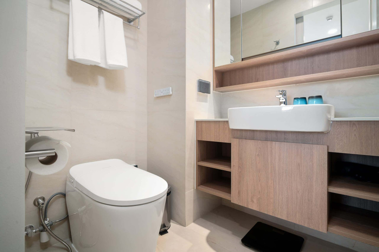 Bathroom 2, Skypark Celeste Building 4 in Laguna by Banyan Living, Pulau Phuket
