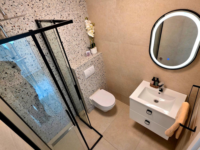 Bathroom 3, Apartmani Tomic, Korčula