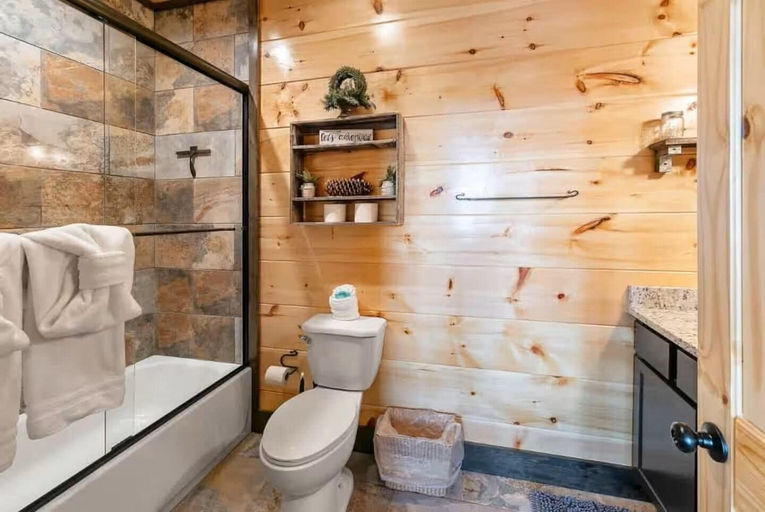 Bathroom 4, Picadilly Perch, Sevier