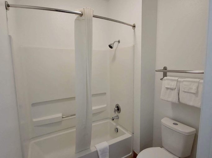 Bathroom 4, Scottish Inns & Suites Forney/East Dallas, Kaufman