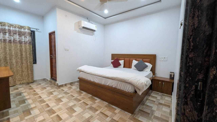 Room 2, Shree Ram Seva Bhakt Niwas, Faizabad