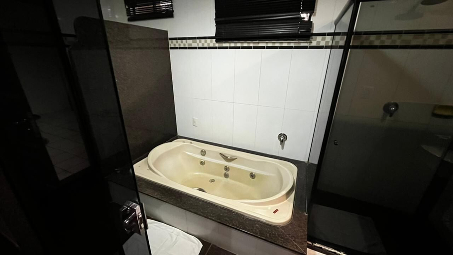 Bathroom 5, Motel Xeque Mate, Ji-Paraná