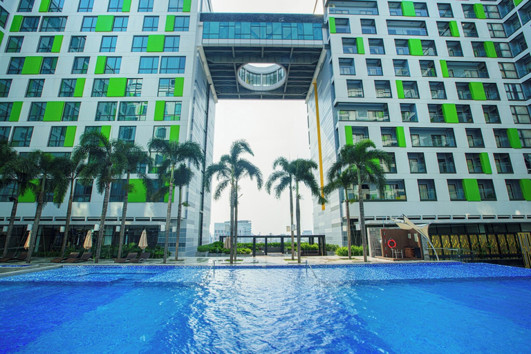 Pool 4, Republic Plaza TSN Airport Emily in Town, Ho Chi Minh City