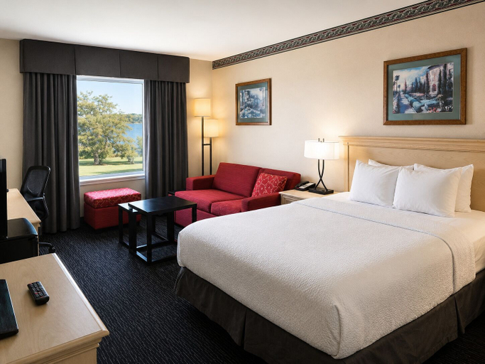Bedroom 3, Ramada by Wyndham Trenton, Lake Ontario
