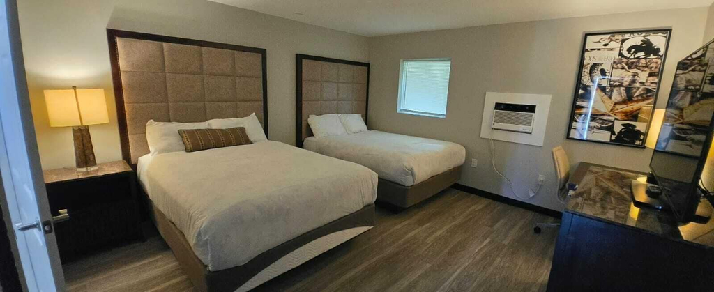 Room 4, Rocky Mount Motel near Hwy 220, Franklin