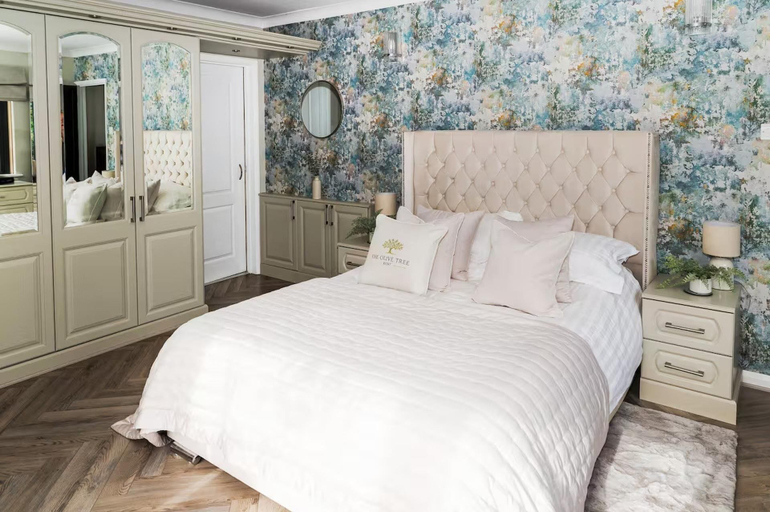 Room 2, Rochester Retreat, Spacious 5 Bedroom House, Kent