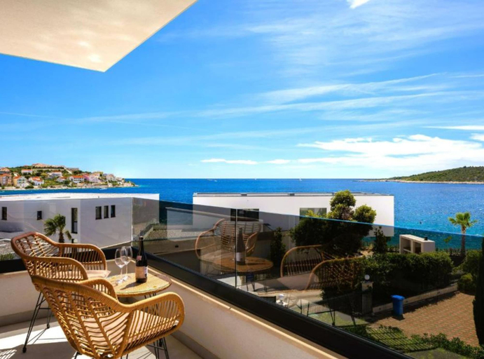 Balcony 3, Villa Dolce Vita Sevid, Marina