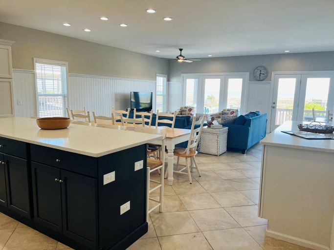 Interior 3, Fins / 1295 Ocean Blvd West 10 Bedroom Home, Brunswick