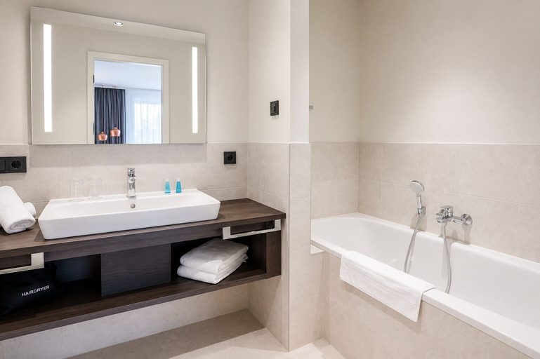 Bathroom 4, Maremüritz Yachthafen Resort, Mecklenburgische Seenplatte