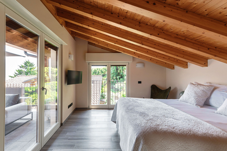 Room 3, Riflesso del Lago, Como