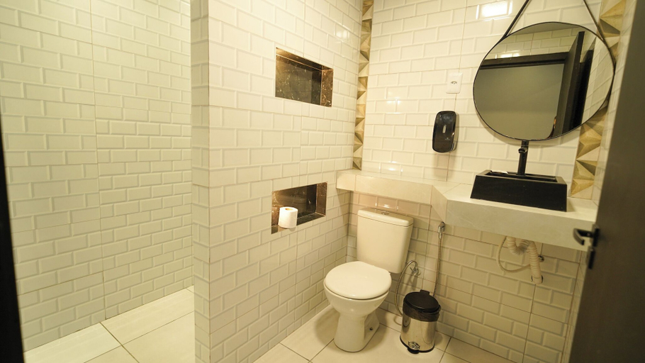 Bathroom 3, Barrudada Palace Hotel, Boa Vista