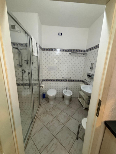 Bathroom 5, Petite Maison - Petits Appartements, Nuoro