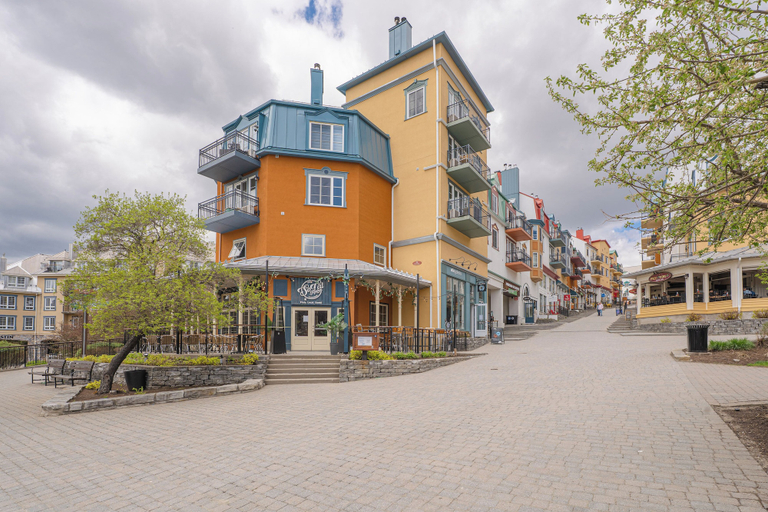 Exterior 5, Le Deslauriers by RVMT, Les Laurentides